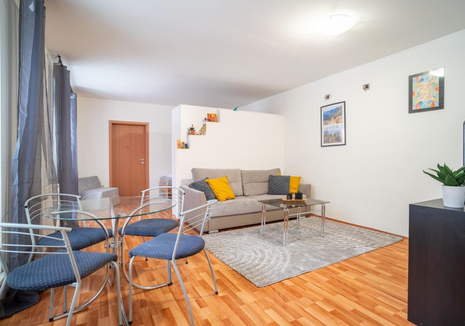 A Cozy Apartment In Bratislava Downtown Exterior photo