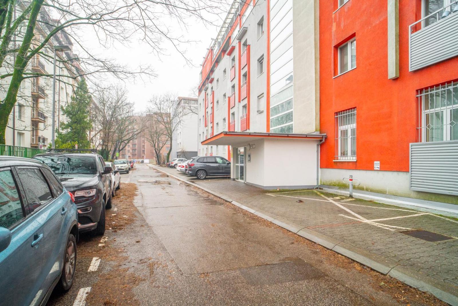 A Cozy Apartment In Bratislava Downtown Exterior photo